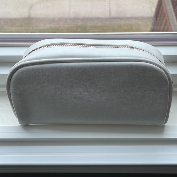 Makeup bag - Picture 3 of 4